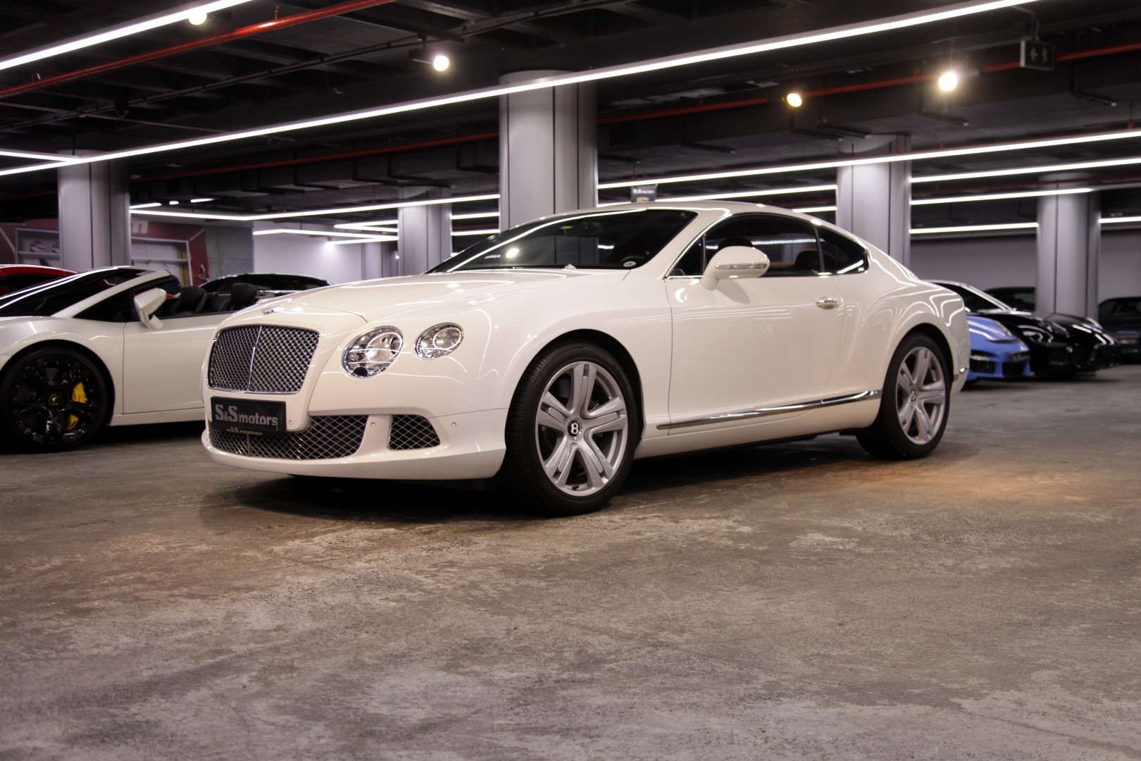 Bentley continental gt v12