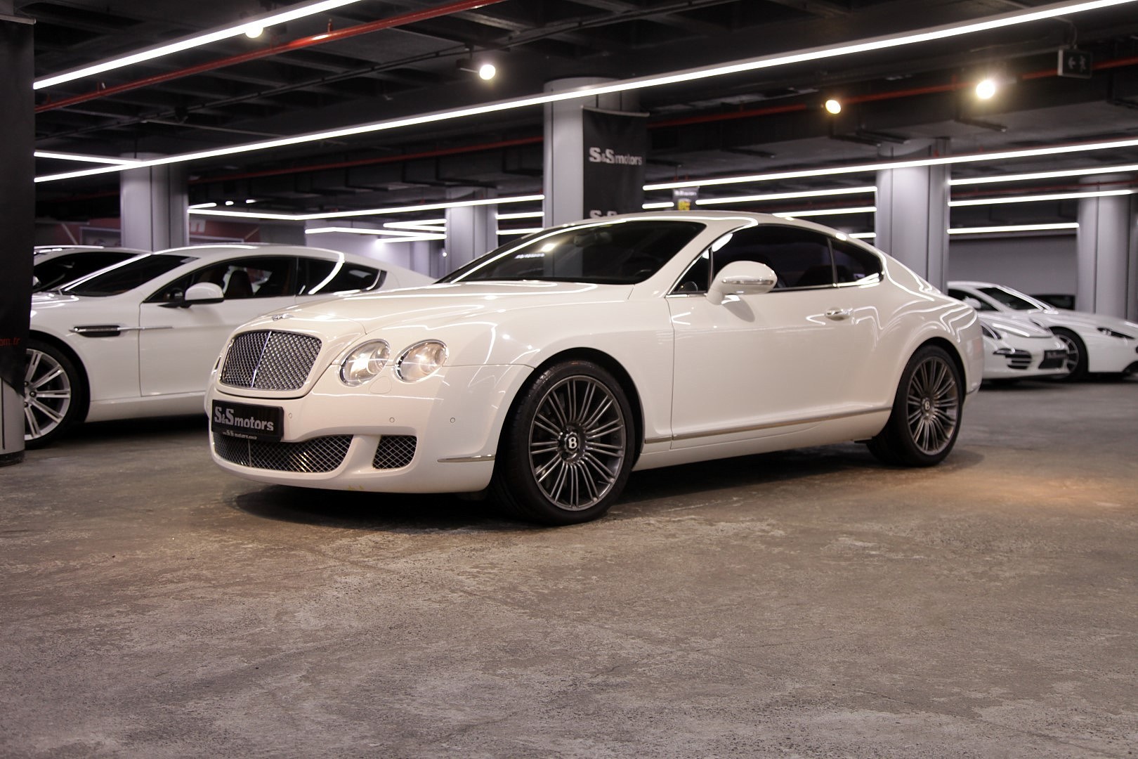 Bentley continental gt v12