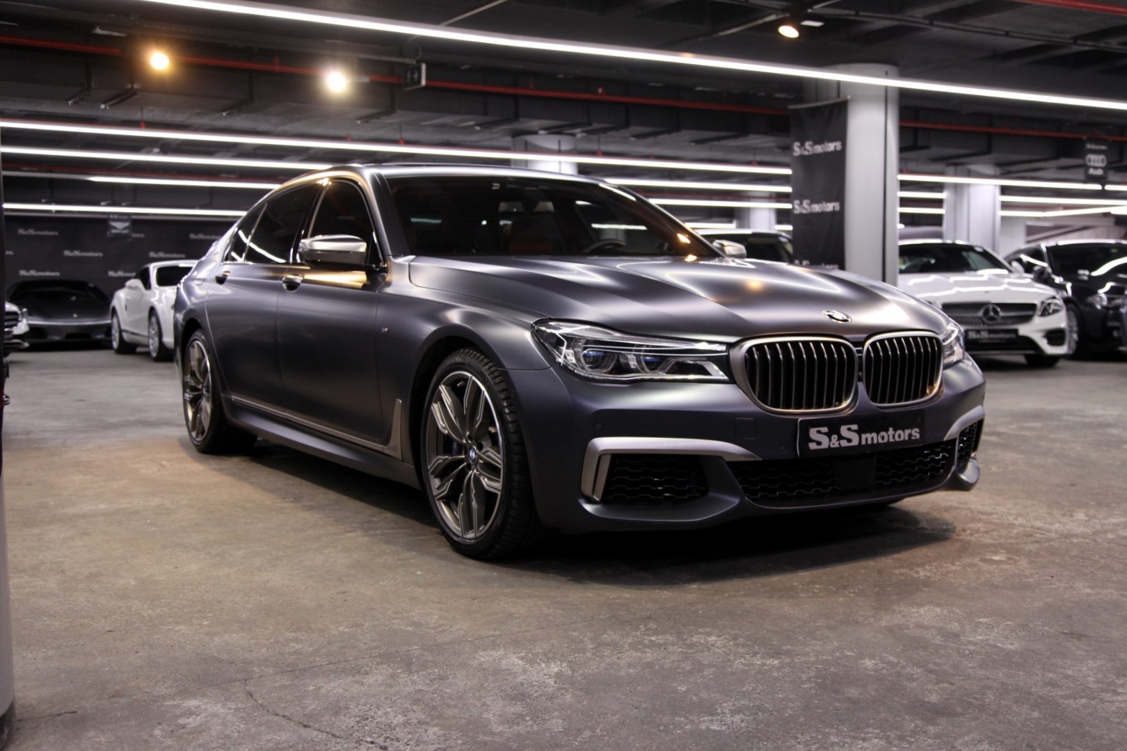 Bmw m7 v12