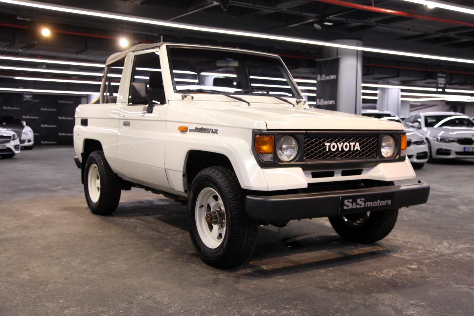 Toyota land cruiser lx