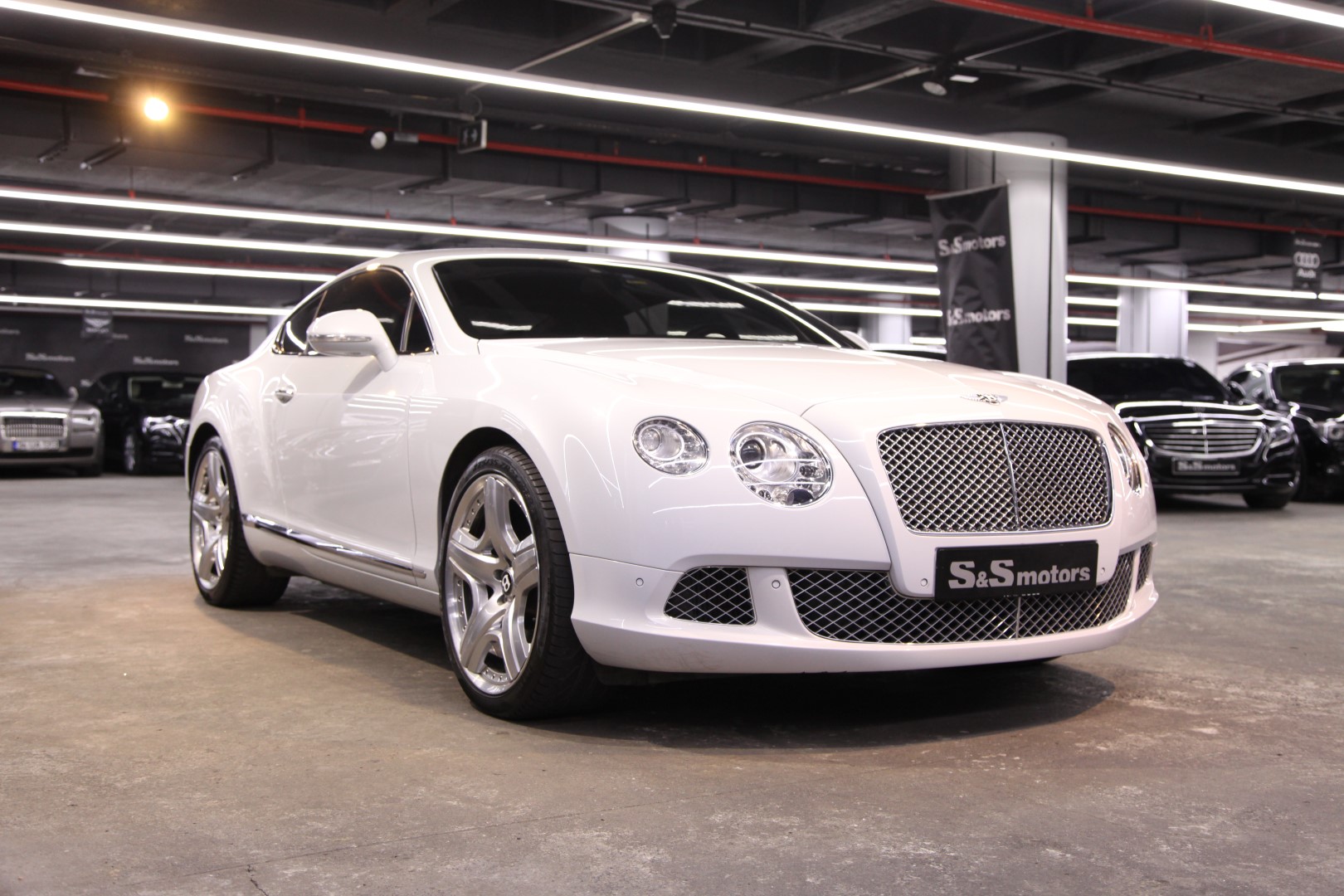 Bentley continental gt v12