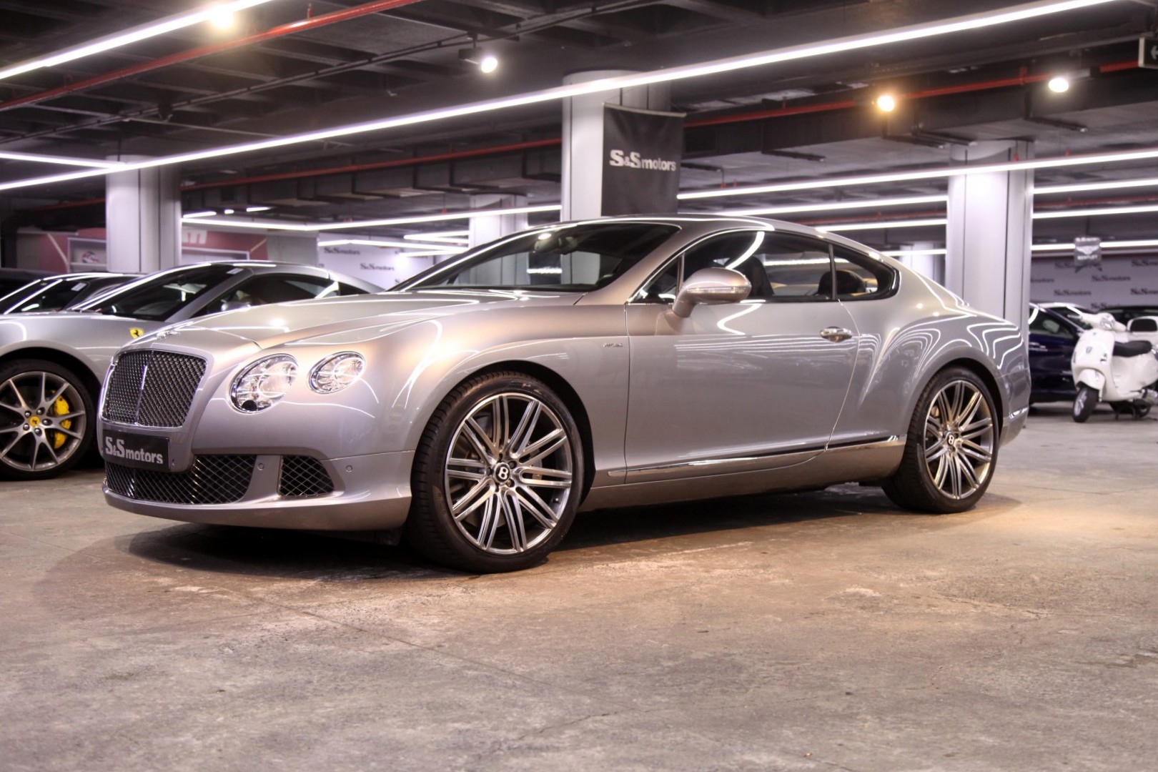 Bentley continental gt v12