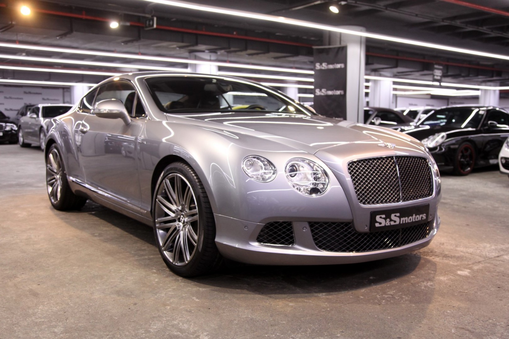 Bentley continental gt v12