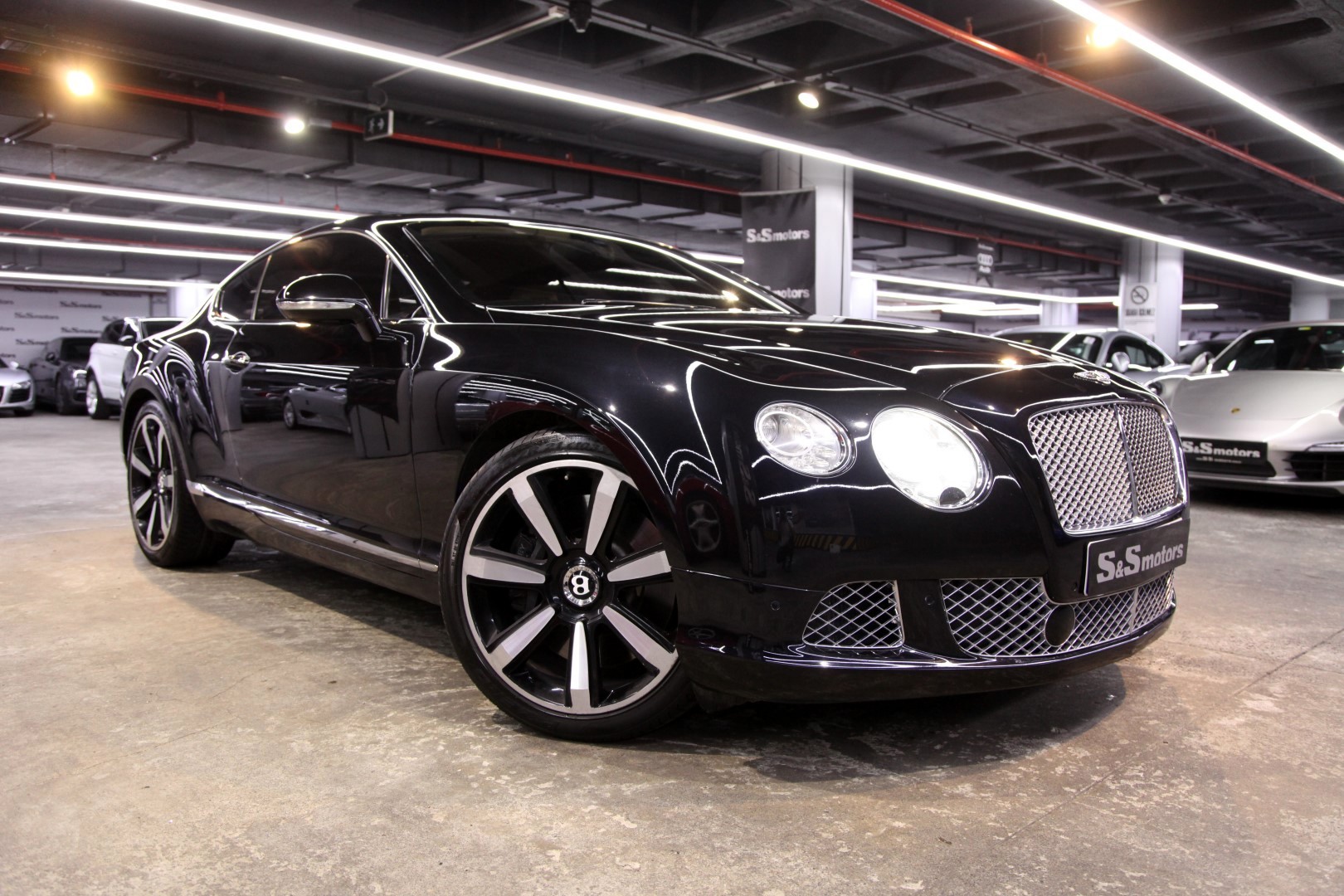 Bentley continental gt v12