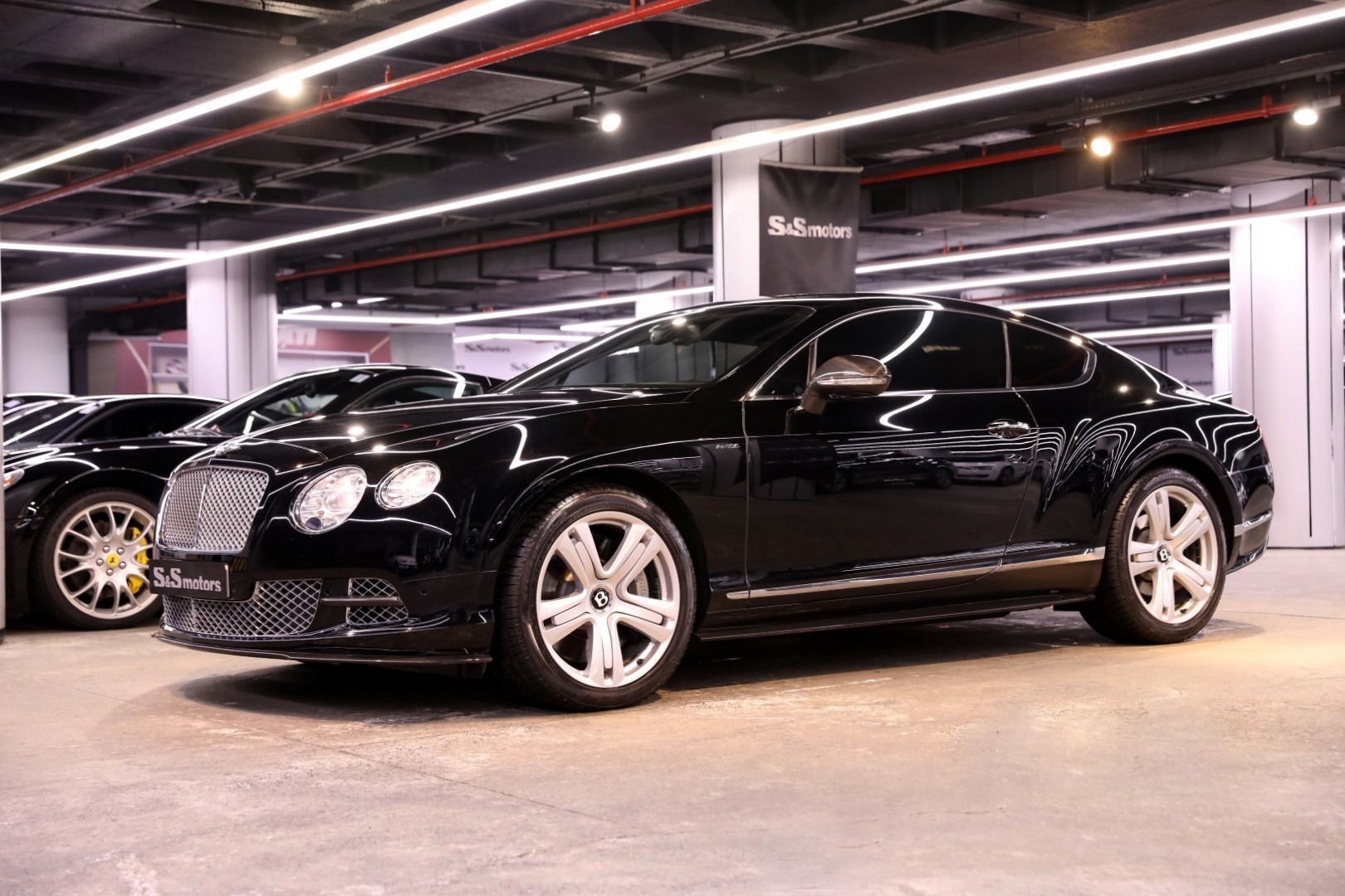 Bentley continental gt v12