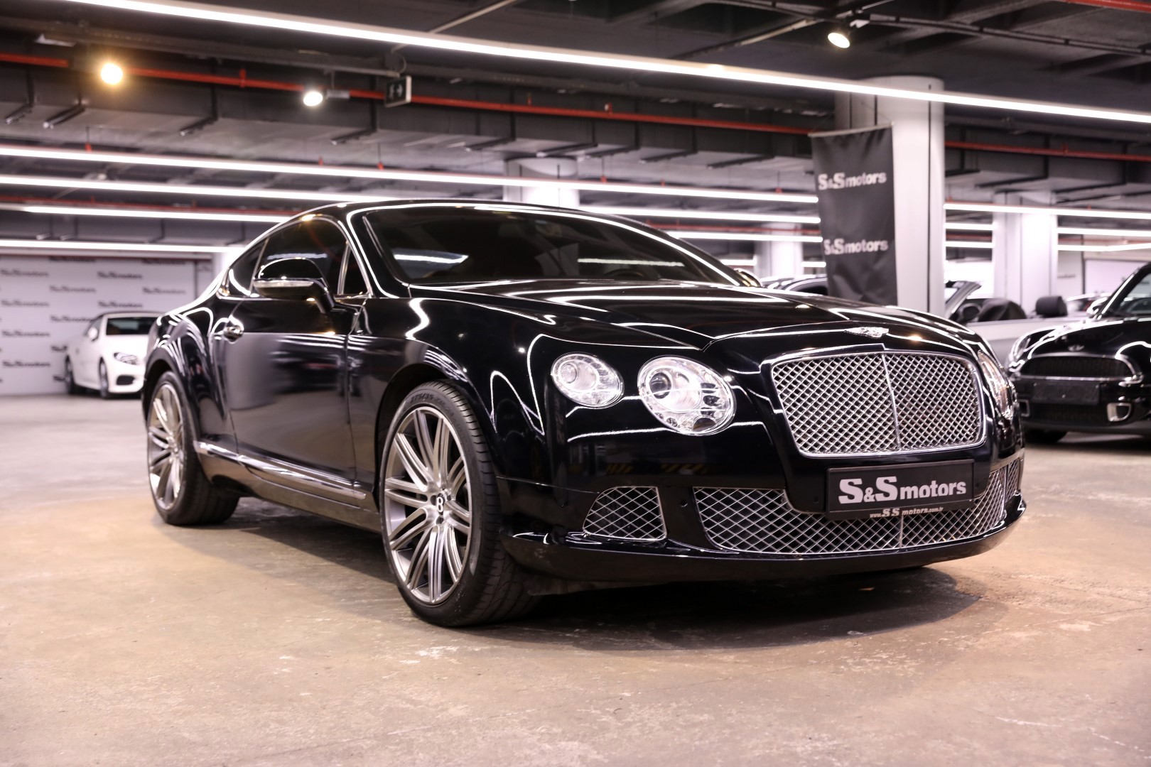 Bentley continental gt v12