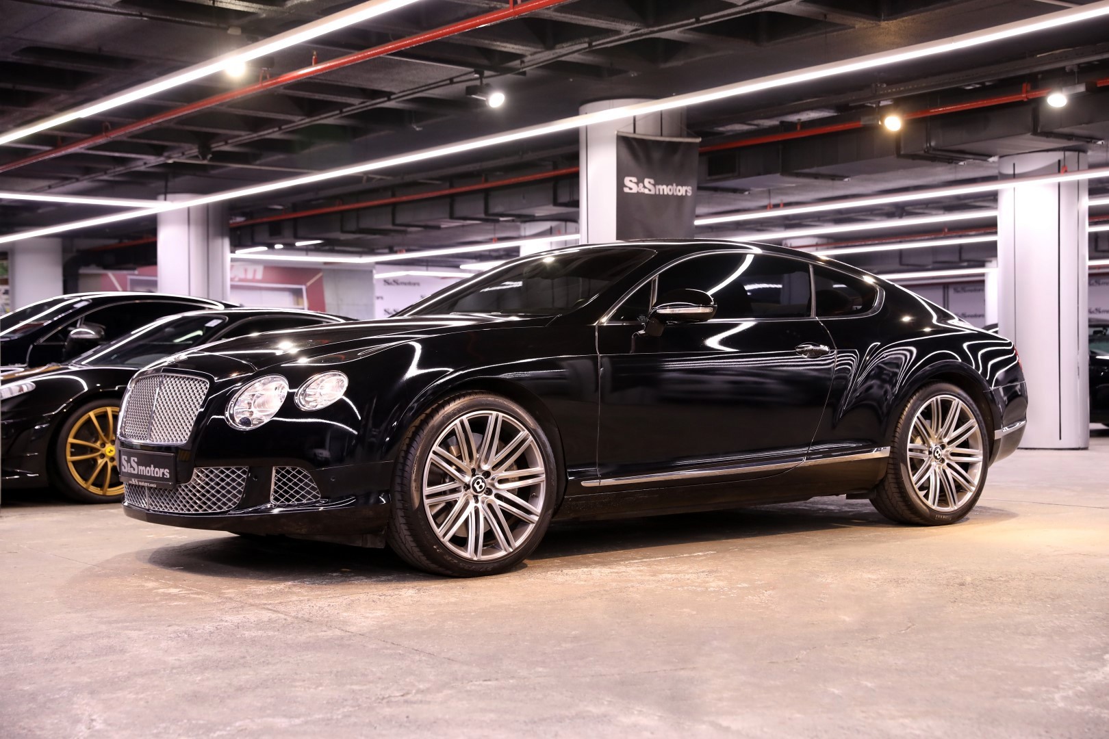 Bentley continental gt v12