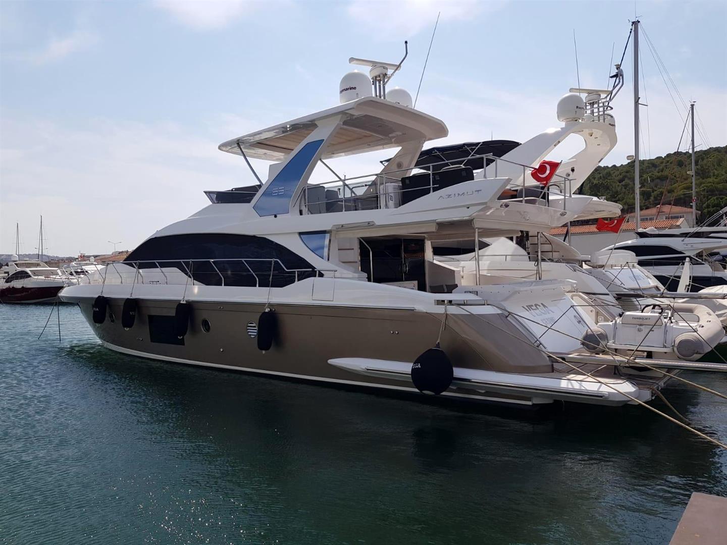 Azimut 66 Fly