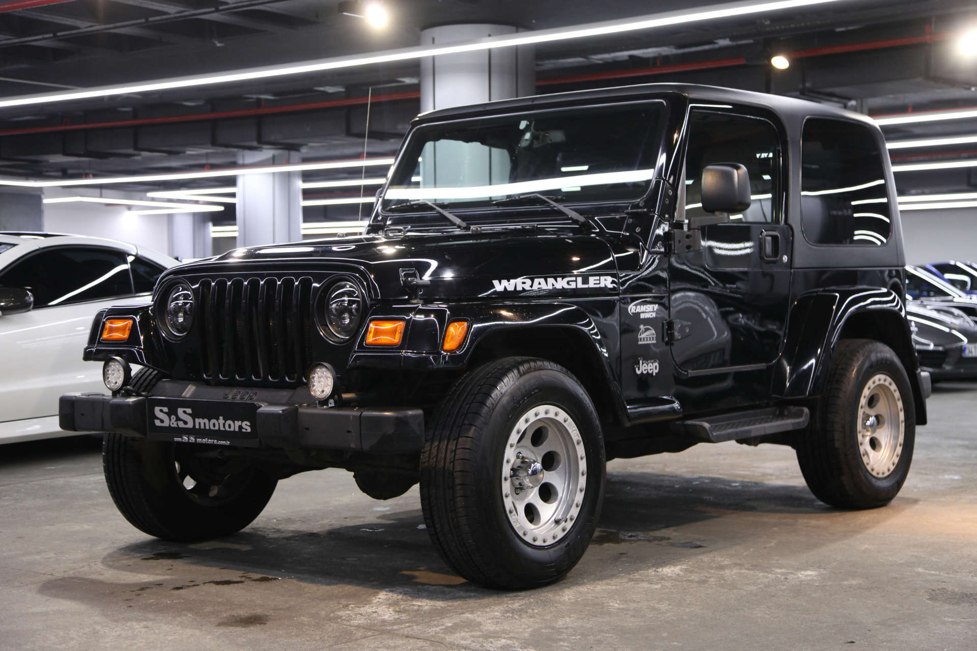 Jeep Wrangler  Sahara Edition